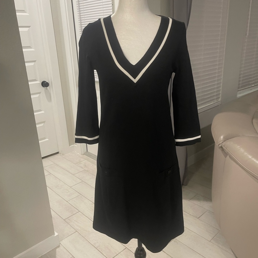 Lacoste Black v neck pique dress with pockets Sz 40